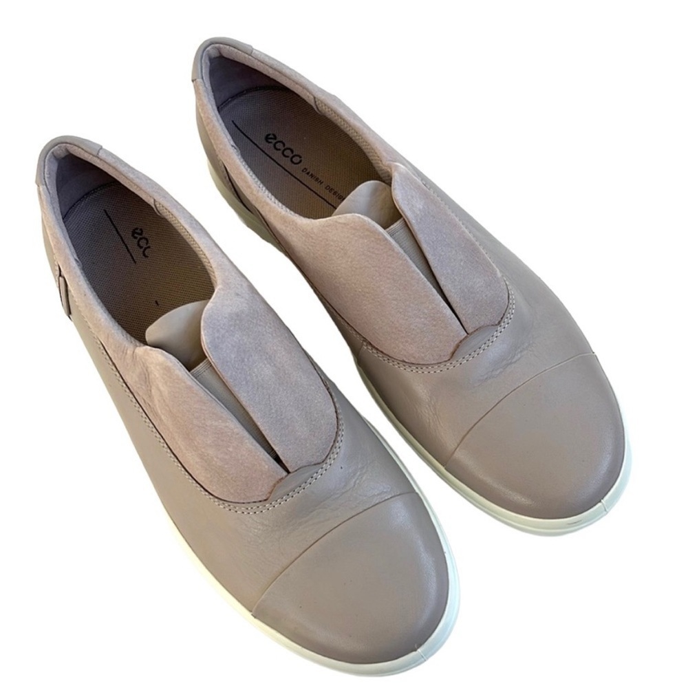 EUC Ecco Leather Slip-On Sneakers / Loafers